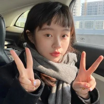 橙色女孩